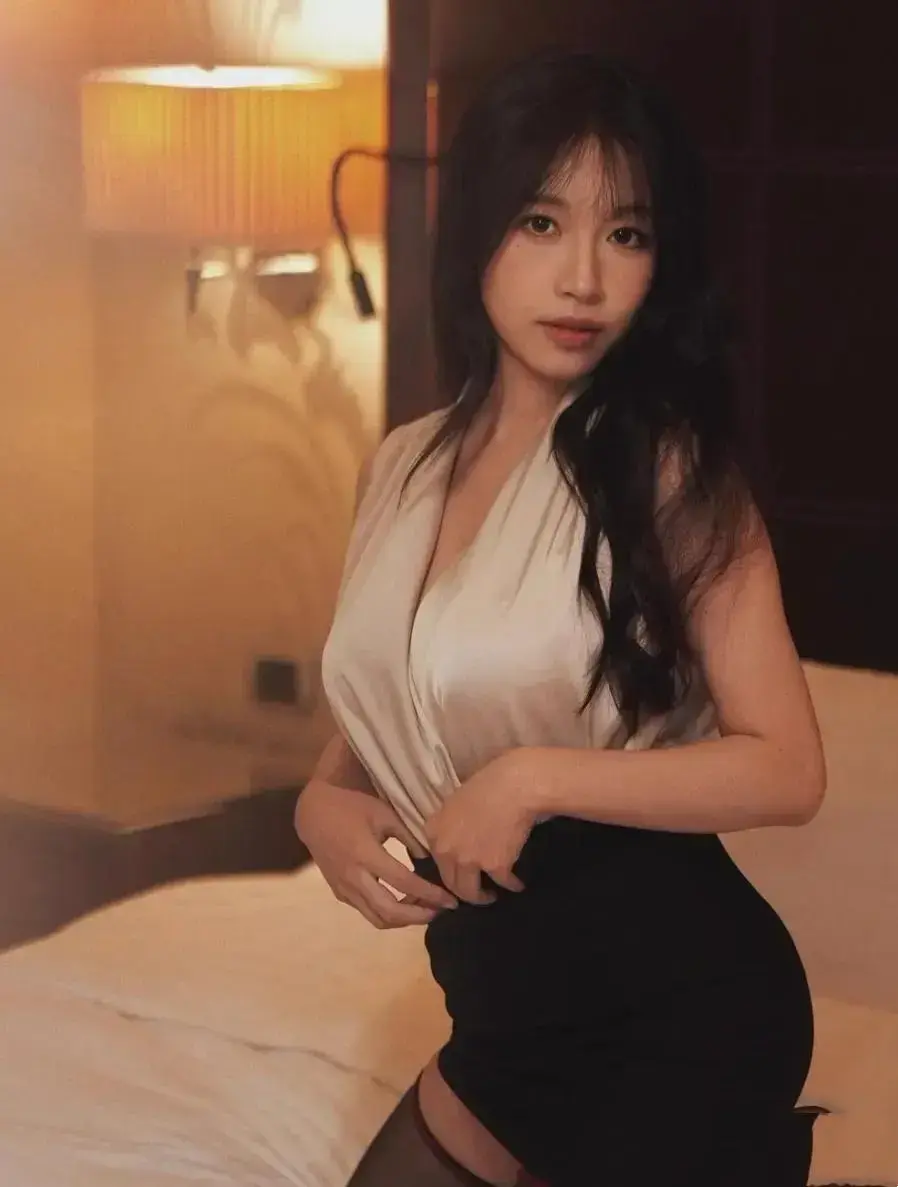 《小凤新婚》全集完整版在线免费观看-苏畅艾熙双人演绎无删减-纯净版无弹窗极速秒存-小凤新婚高清直链秒播放