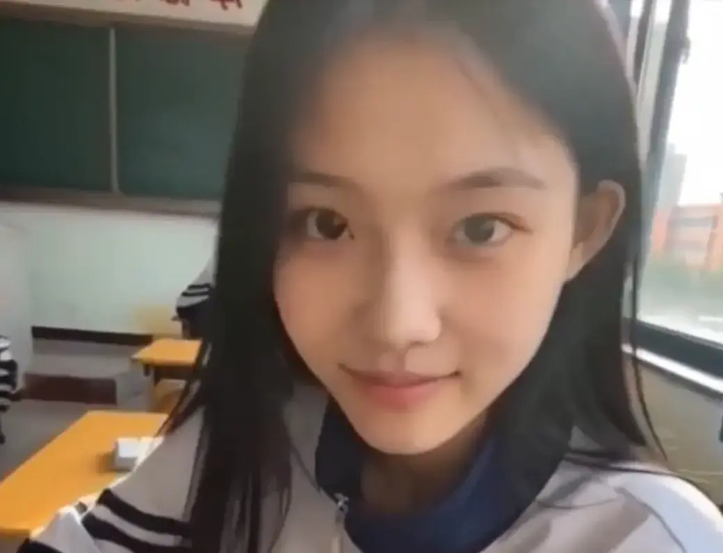我的十八岁女友无删减4K蓝光在线观看 - 黄果AI短剧高甜治愈全集 - 星空影院热播推荐